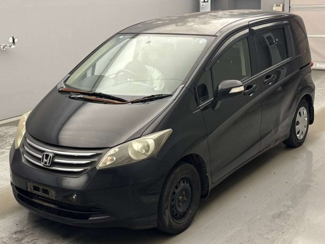 HONDA FREED — фото