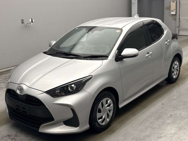 TOYOTA YARIS — фото