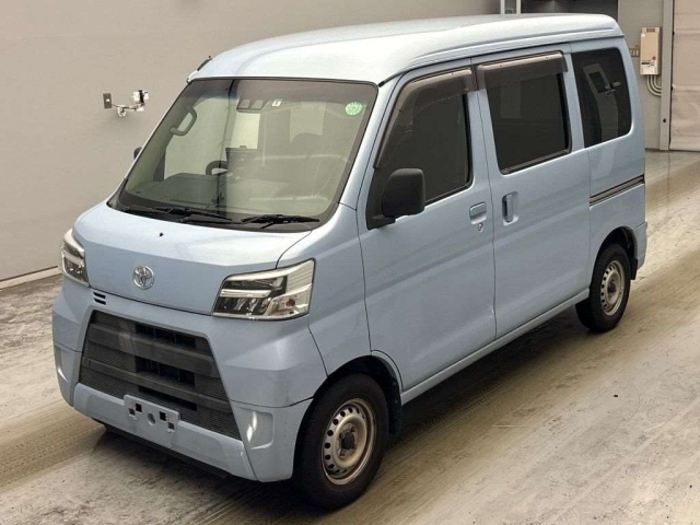 TOYOTA PIXIS — фото