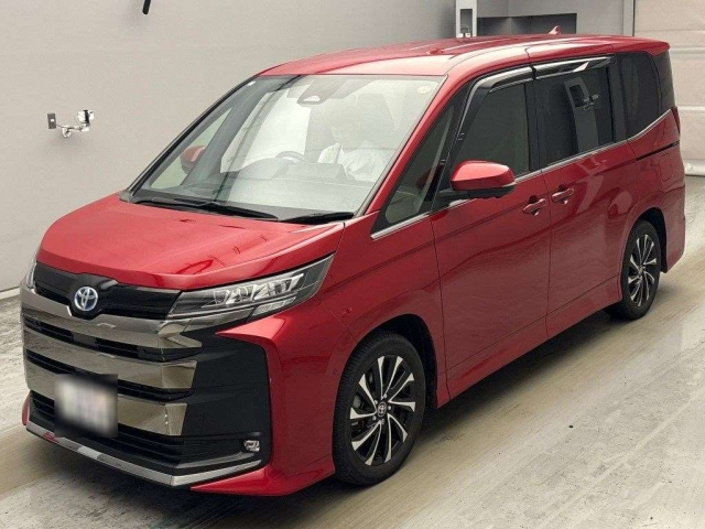 TOYOTA NOAH — фото