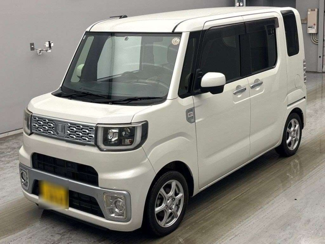 DAIHATSU WAKE — фото