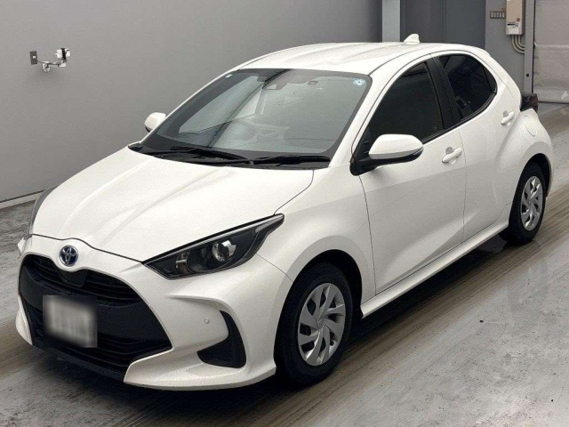 TOYOTA YARIS — фото