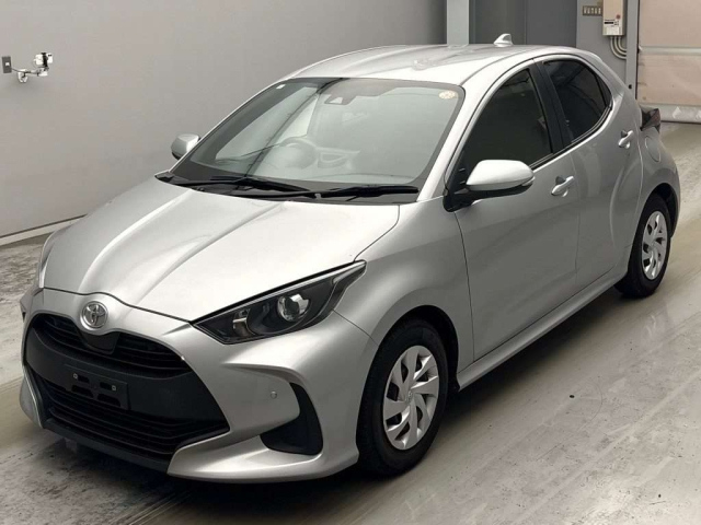 TOYOTA YARIS — фото