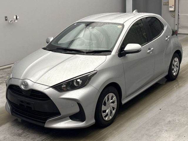 TOYOTA YARIS — фото