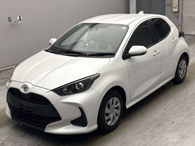 TOYOTA YARIS — фото