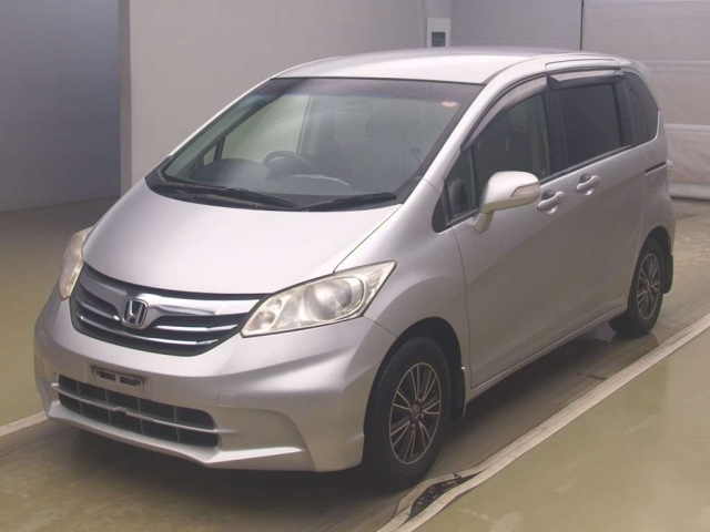 HONDA FREED — фото