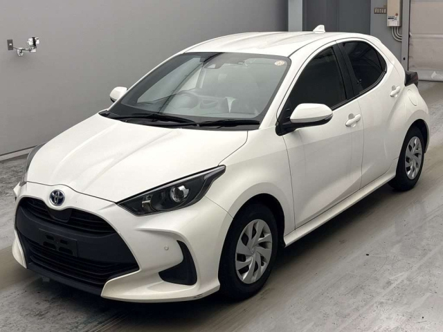 TOYOTA YARIS — фото
