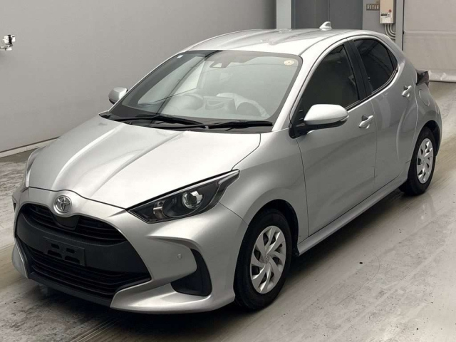 TOYOTA YARIS — фото