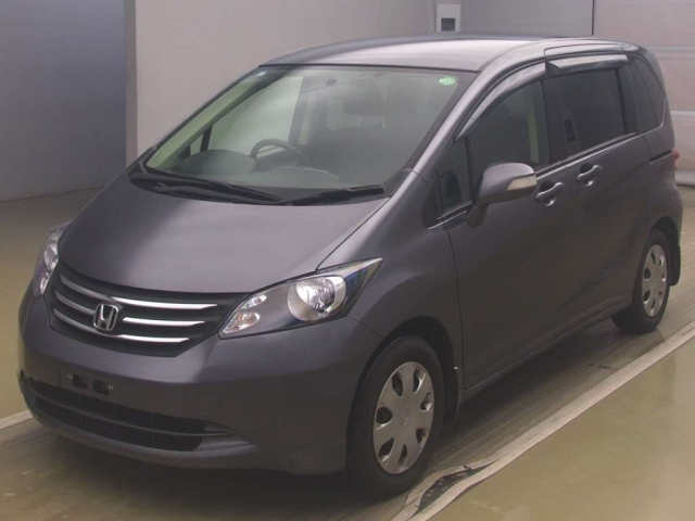 HONDA FREED — фото