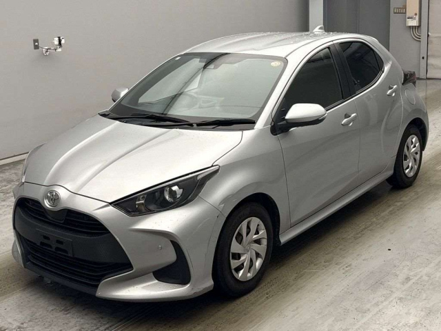 TOYOTA YARIS — фото