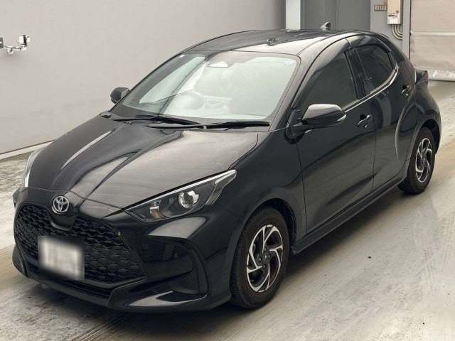 TOYOTA YARIS — фото
