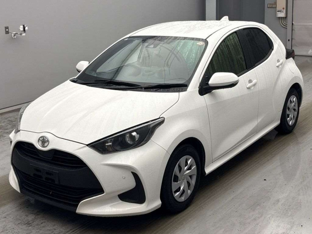 TOYOTA YARIS — фото