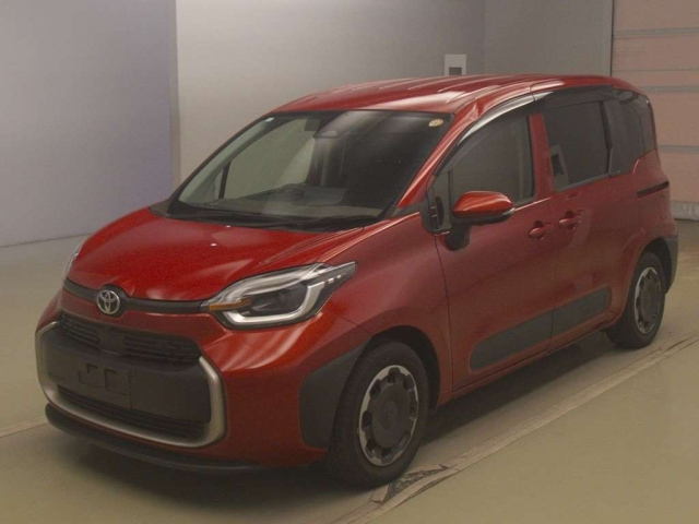 TOYOTA SIENTA — фото