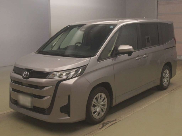 TOYOTA NOAH — фото