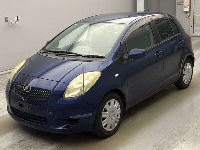 TOYOTA VITZ — фото