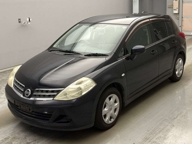 NISSAN TIIDA — фото