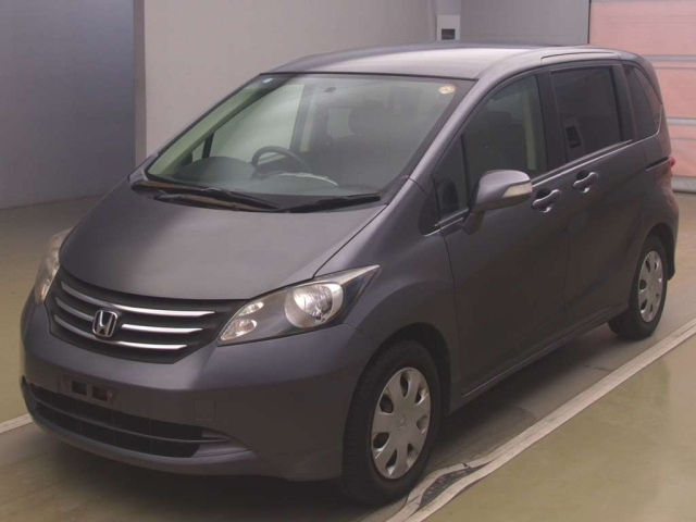 HONDA FREED — фото