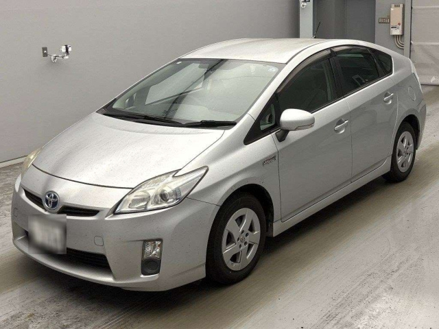 TOYOTA PRIUS — фото