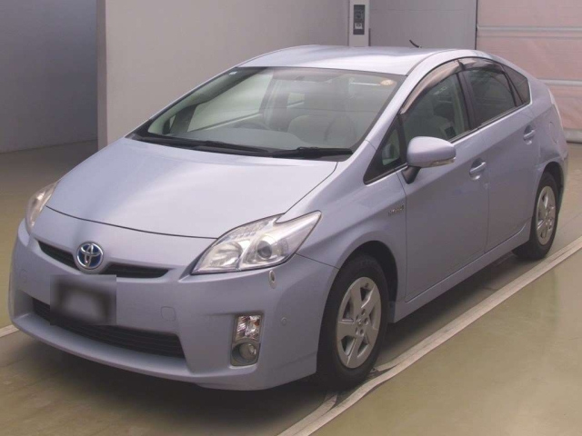 TOYOTA PRIUS — фото