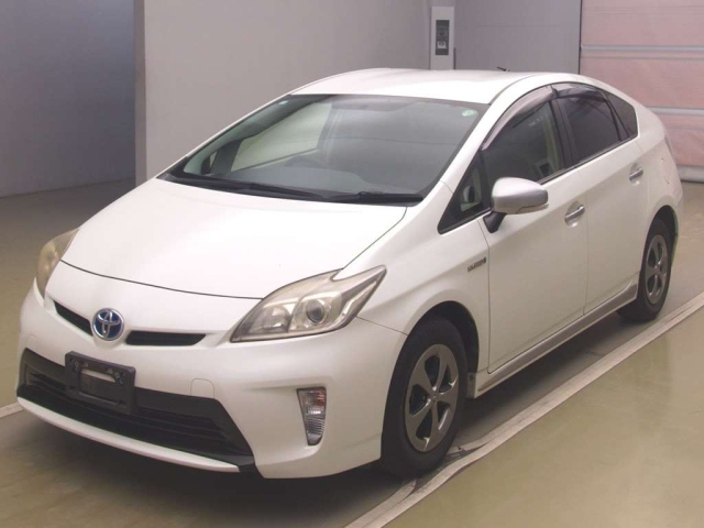 TOYOTA PRIUS — фото