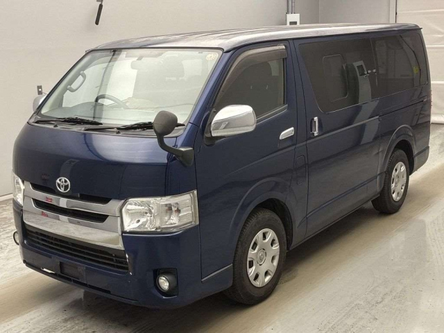 TOYOTA HIACE VAN