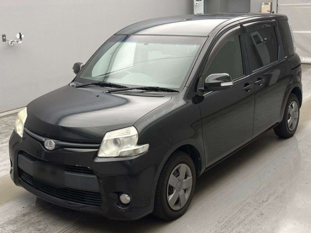 TOYOTA SIENTA — фото