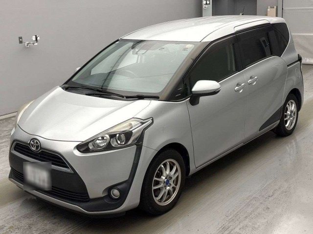TOYOTA SIENTA — фото