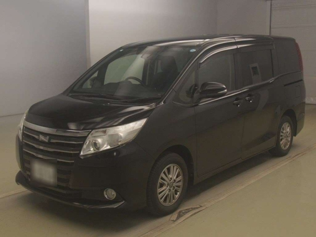 TOYOTA NOAH — фото