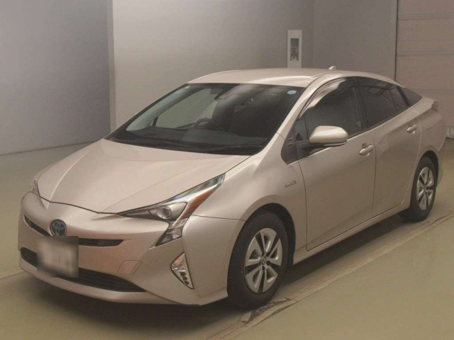 TOYOTA PRIUS — фото