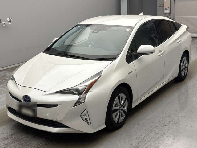 TOYOTA PRIUS — фото