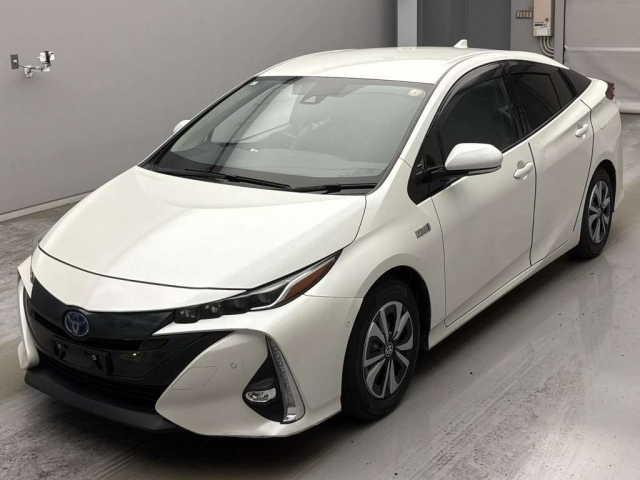 TOYOTA PRIUS — фото