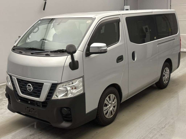 NISSAN CARAVAN — фото