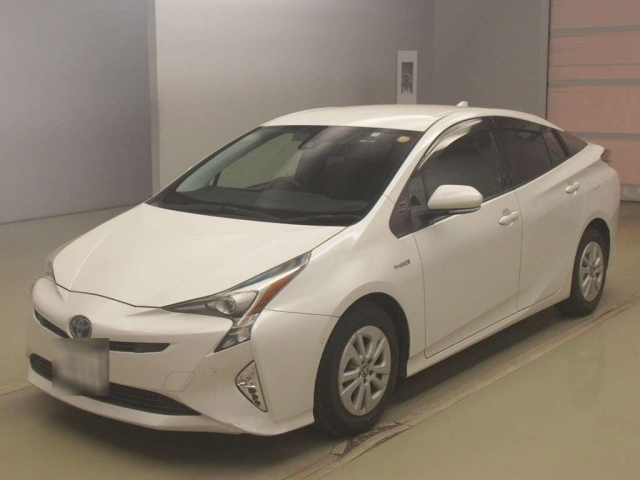TOYOTA PRIUS — фото