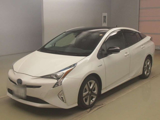 TOYOTA PRIUS — фото