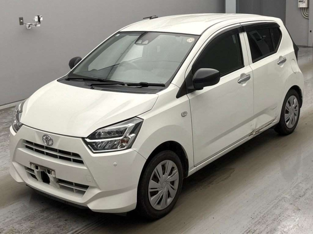 TOYOTA PIXIS — фото
