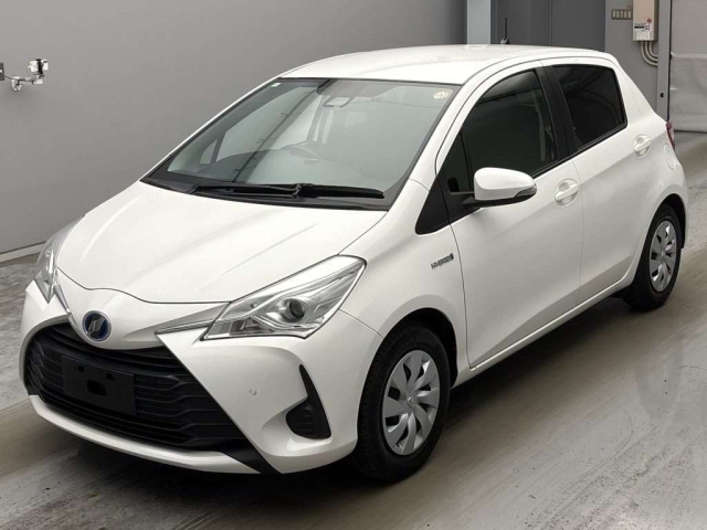 TOYOTA VITZ — фото