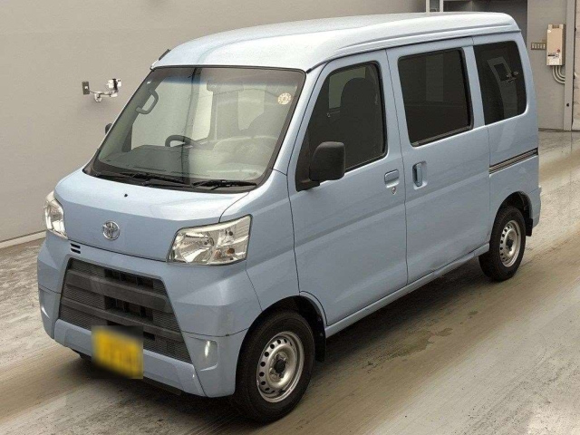 TOYOTA PIXIS — фото