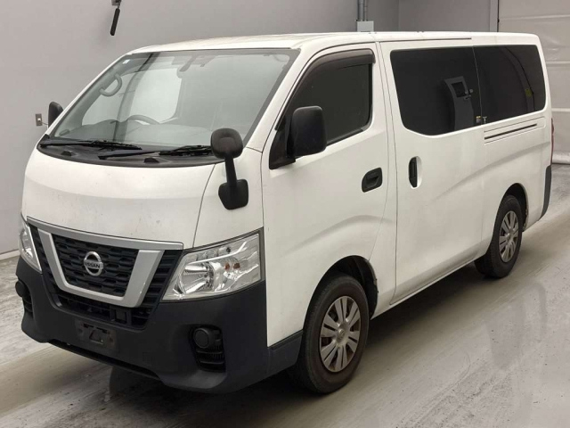 NISSAN CARAVAN — фото