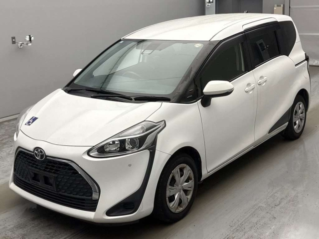 TOYOTA SIENTA — фото