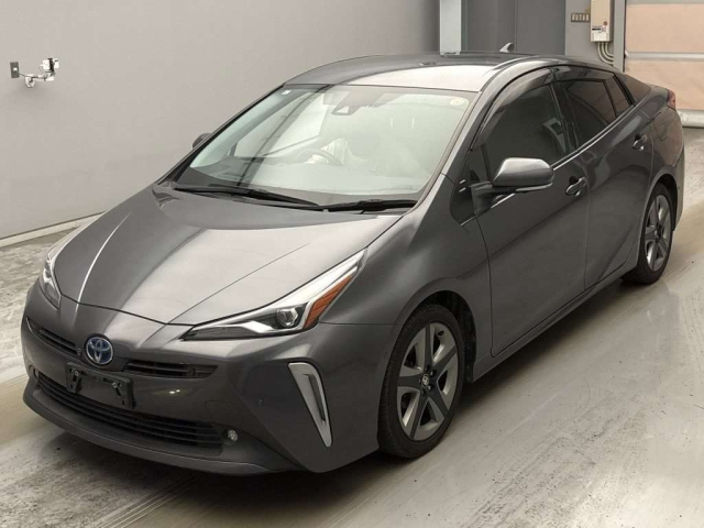 TOYOTA PRIUS — фото