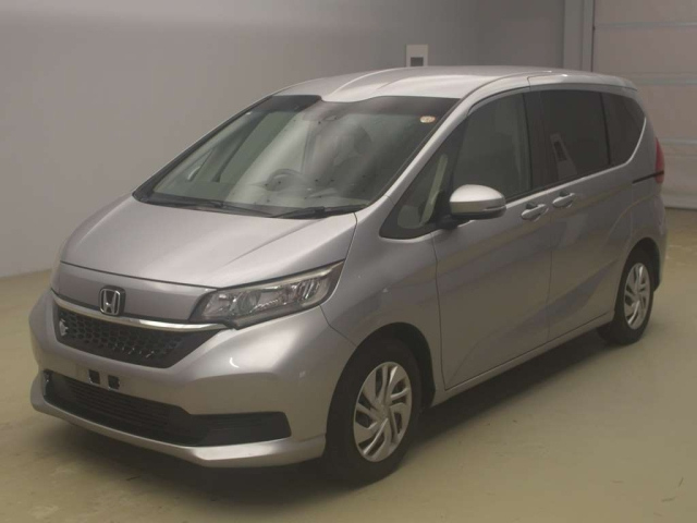 HONDA FREED — фото