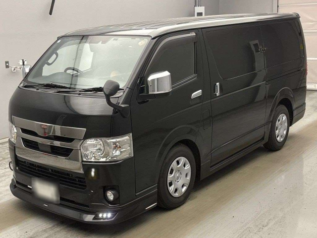 TOYOTA HIACE — фото
