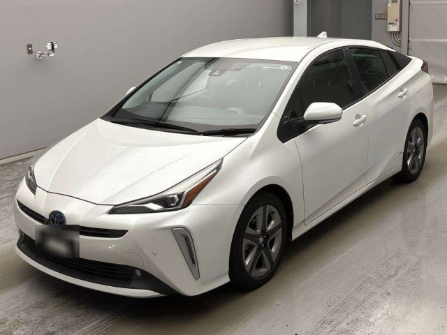 TOYOTA PRIUS — фото