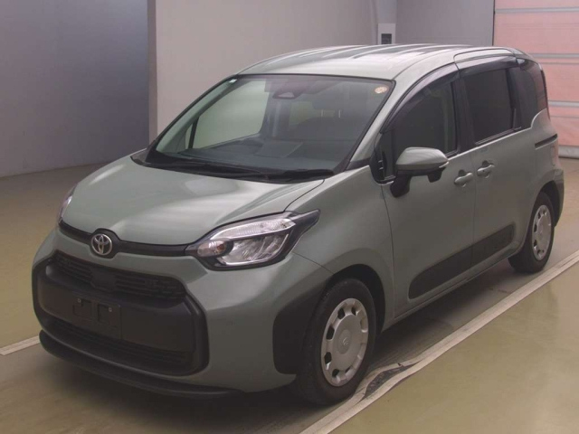 TOYOTA SIENTA — фото