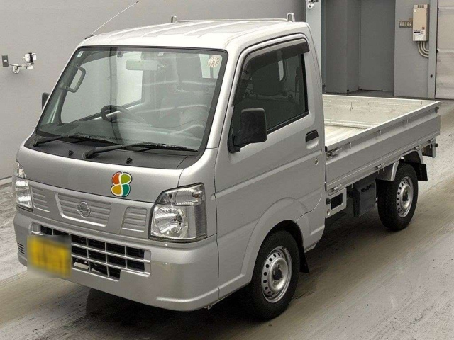 NISSAN CLIPPER — фото