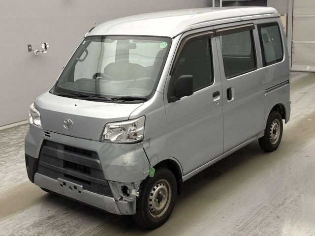 TOYOTA PIXIS — фото