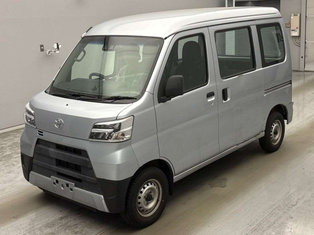 TOYOTA PIXIS — фото