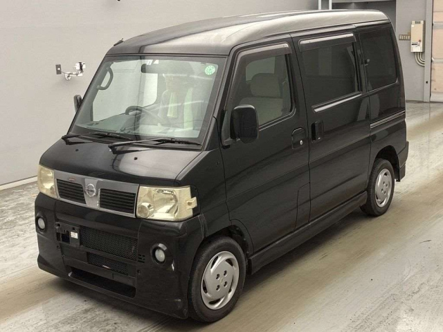 NISSAN CLIPPER — фото