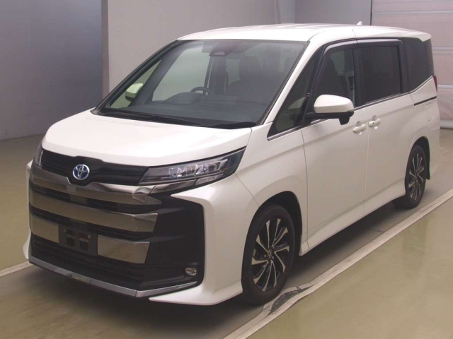 TOYOTA NOAH — фото