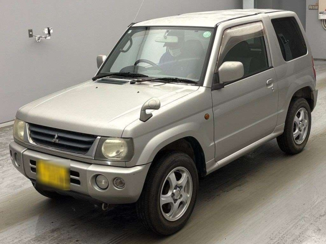 MITSUBISHI PAJERO — фото